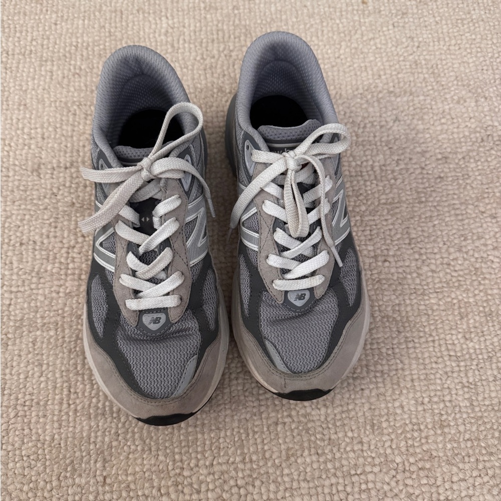 New Balance 990 V6